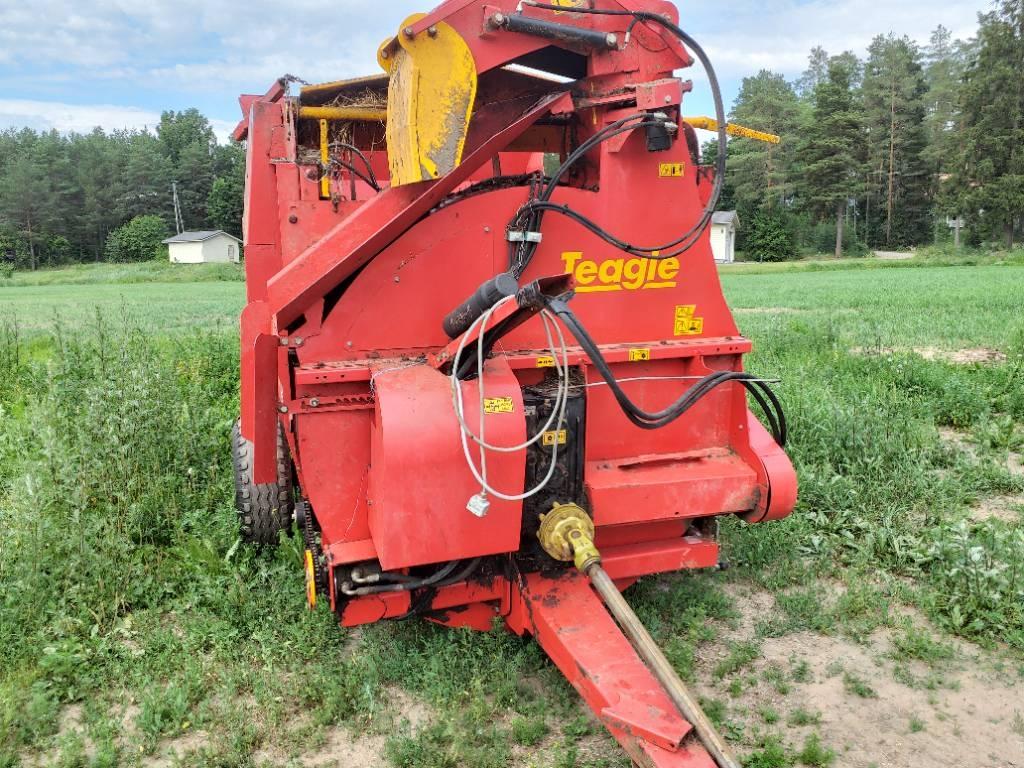 TEAGLE Tomahawk 8550 Desmenuzadoras, cortadoras y desenrolladoras de pacas