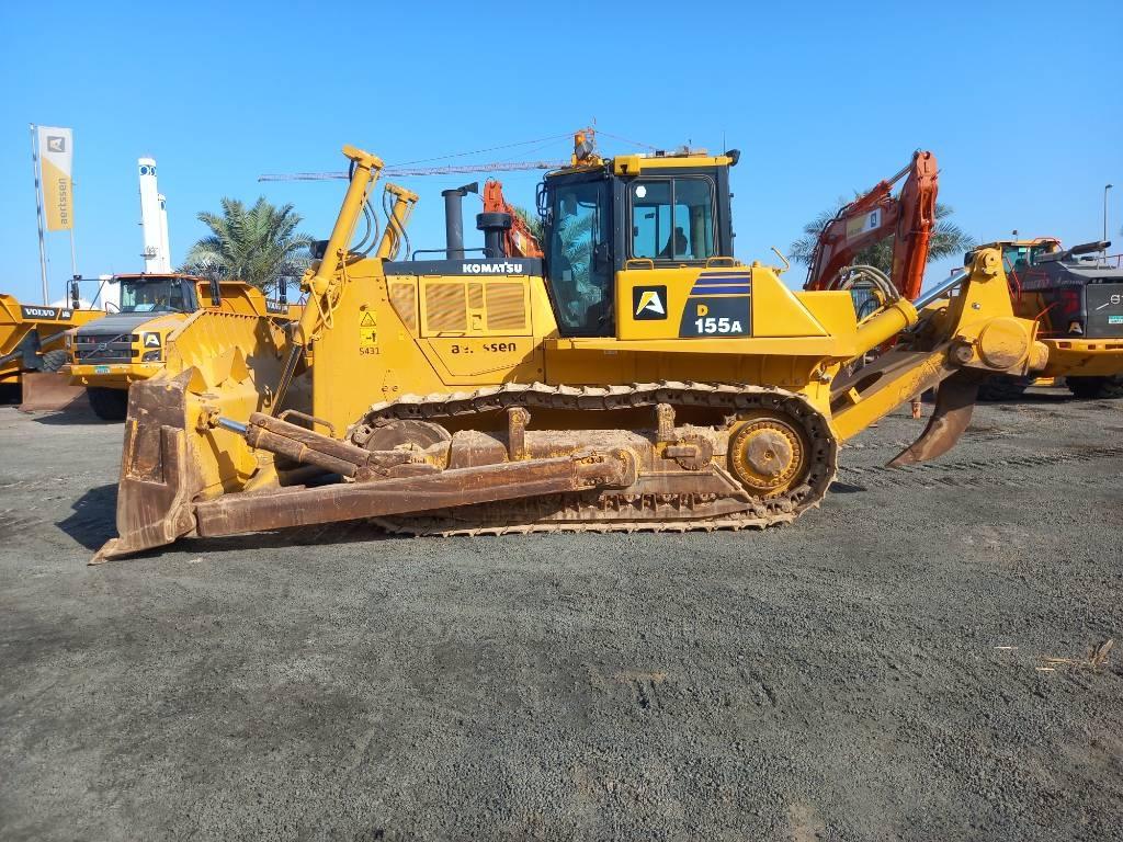 Komatsu D155A-6R (4pcs available for sale in Abu Dhabi) Bouteurs sur chenilles