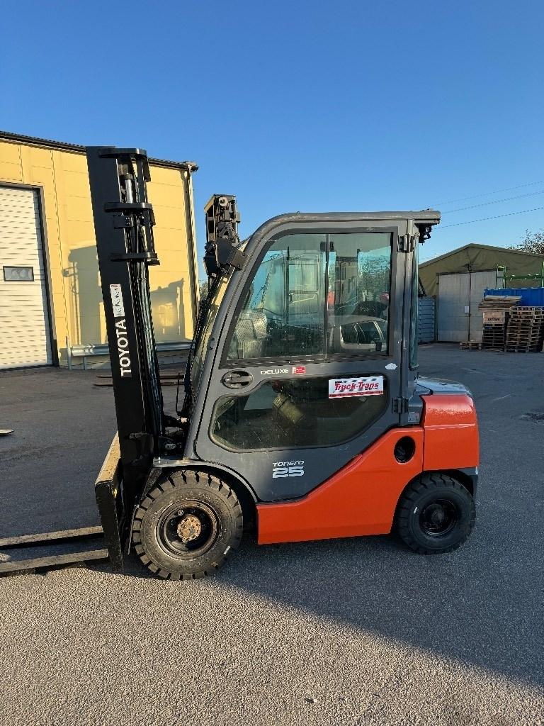 Toyota 02-8FDF25 Dieselmotviktstruckar