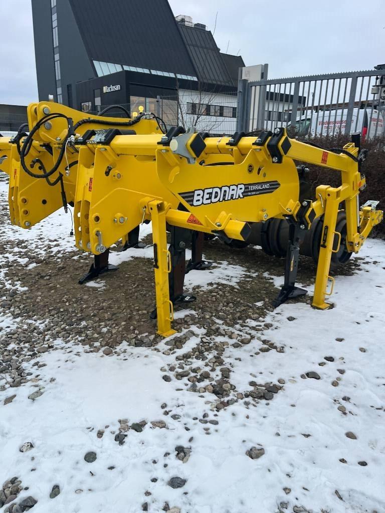 Bednar TerraLand Chisel ploughs