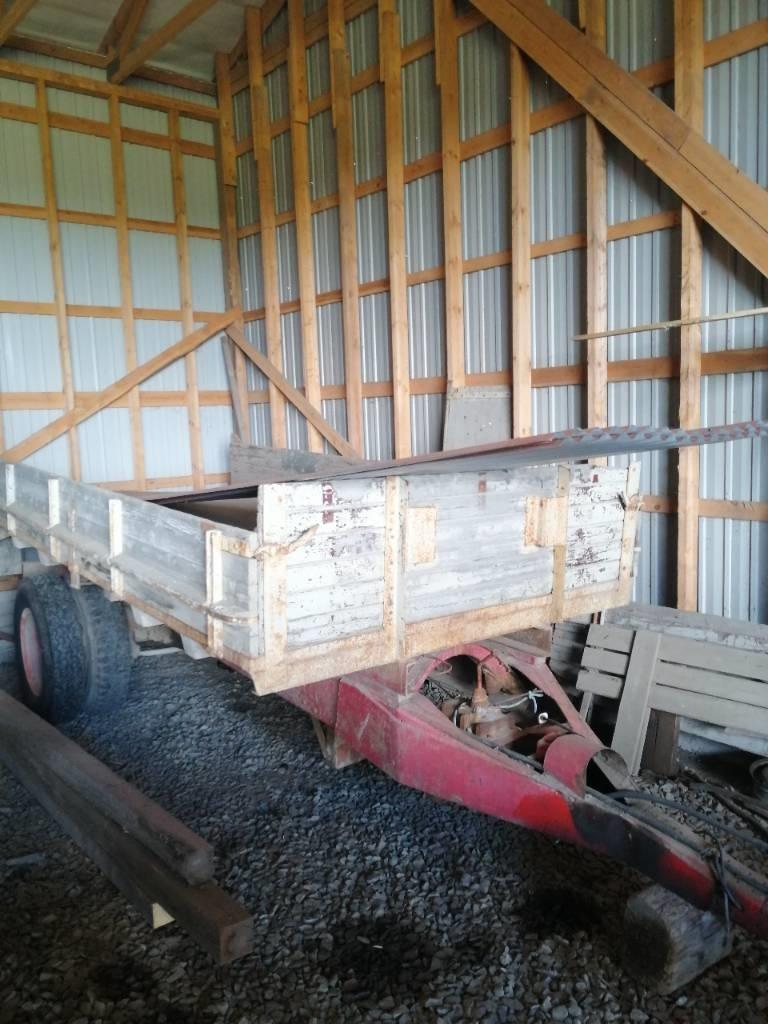  omatekoinen kippivaunu Kippanhänger