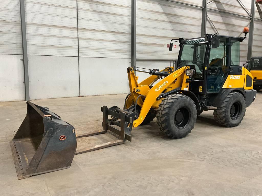 Kubota R 090 Pale gommate