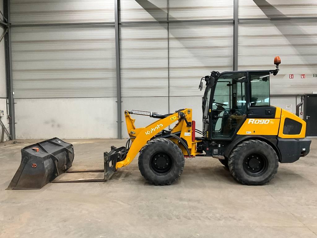 Kubota R 090 Pale gommate
