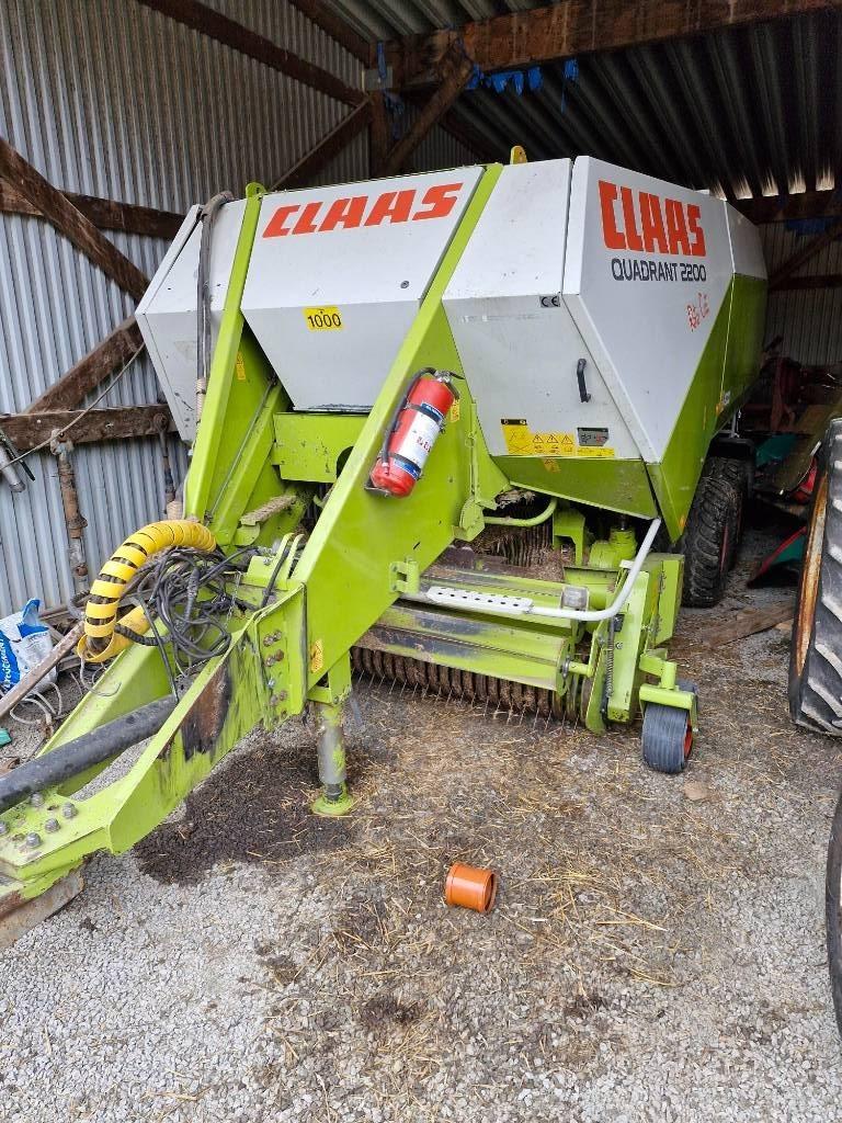 CLAAS Qvadrant 2200 FC med balstaplare Square balers