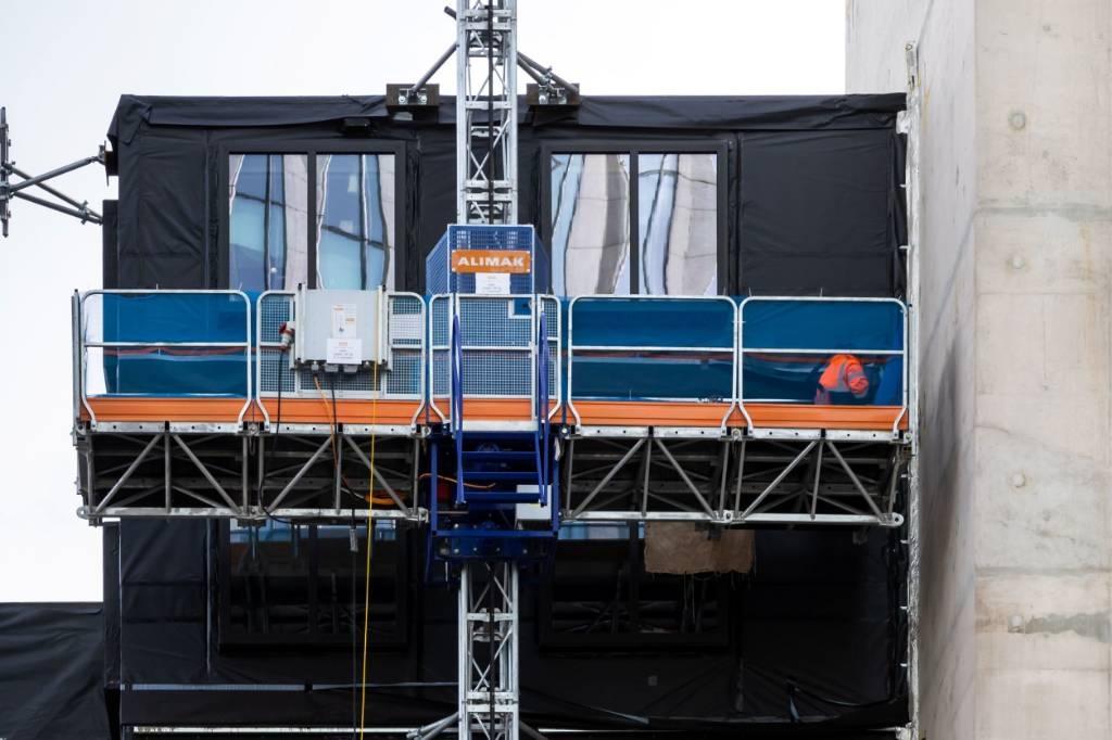 Alimak MC450 Mast Climbing Work Platform Hängande byggnadsställningar