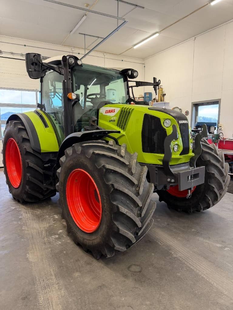 CLAAS Arion 470 Tractors