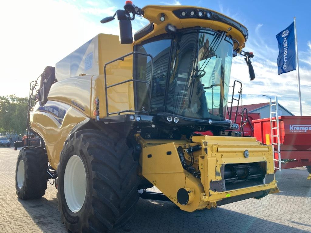 New Holland CR 8.90 Skördetröskor