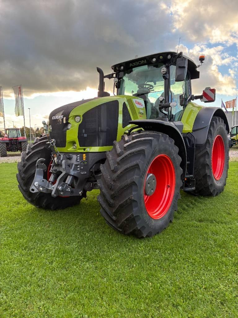 CLAAS Axion 960 Tractors