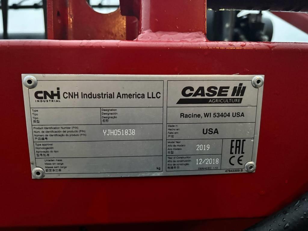 Case IH Axial Flow 8250 Mietitrebbiatrici
