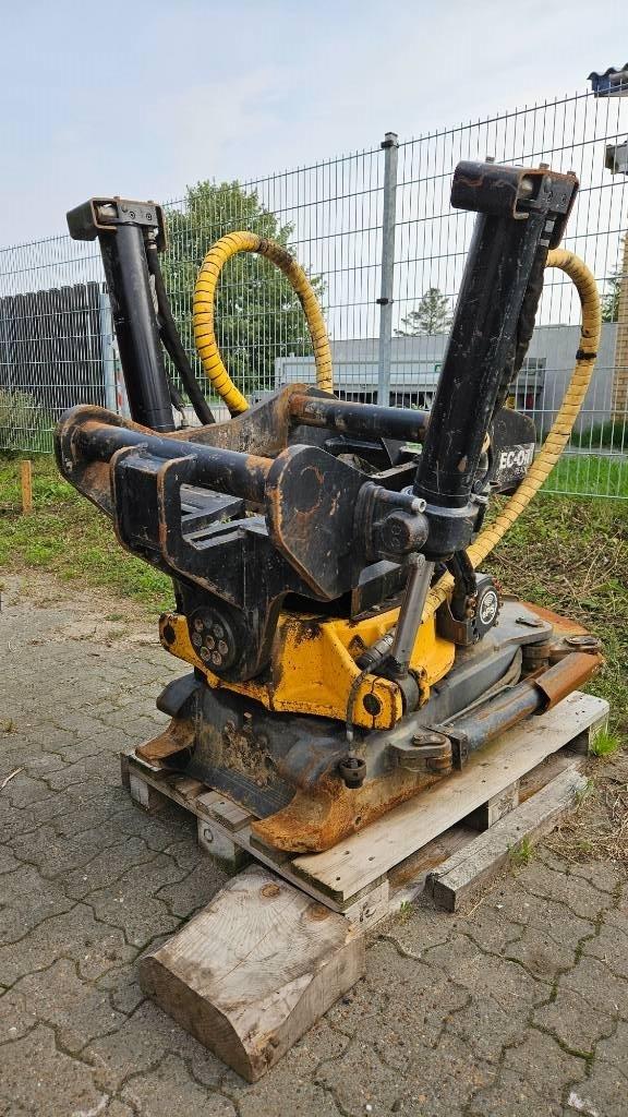 Engcon EC233PS Rotators