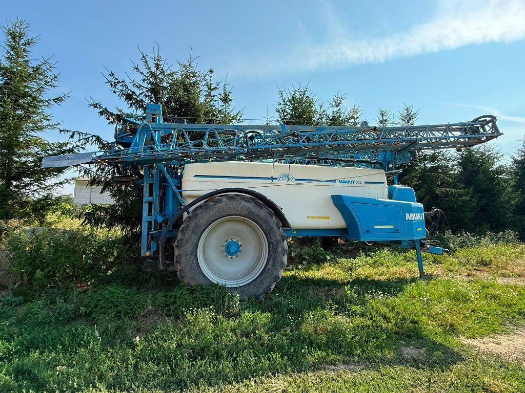 Mamut XL Trailed sprayers