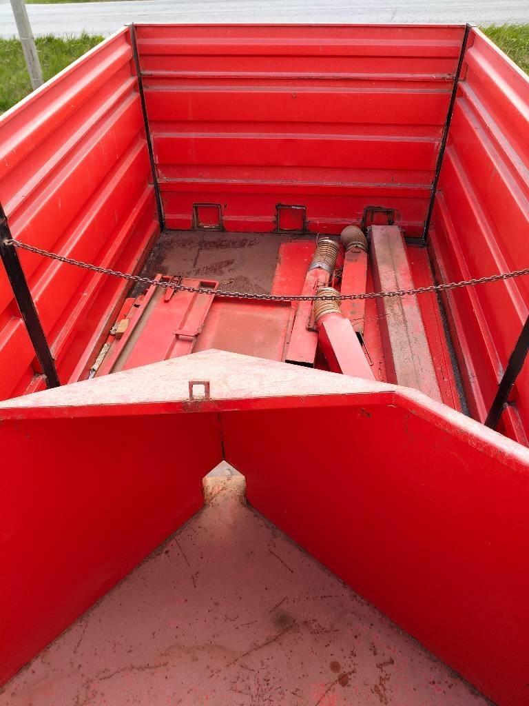 Junkkari 85 TV Rimorchi ribaltabili