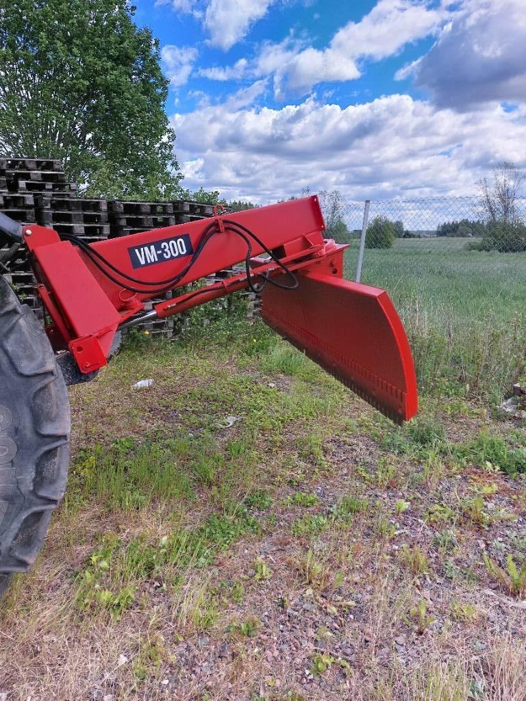 VM 300 Takalana Rastras para caminos