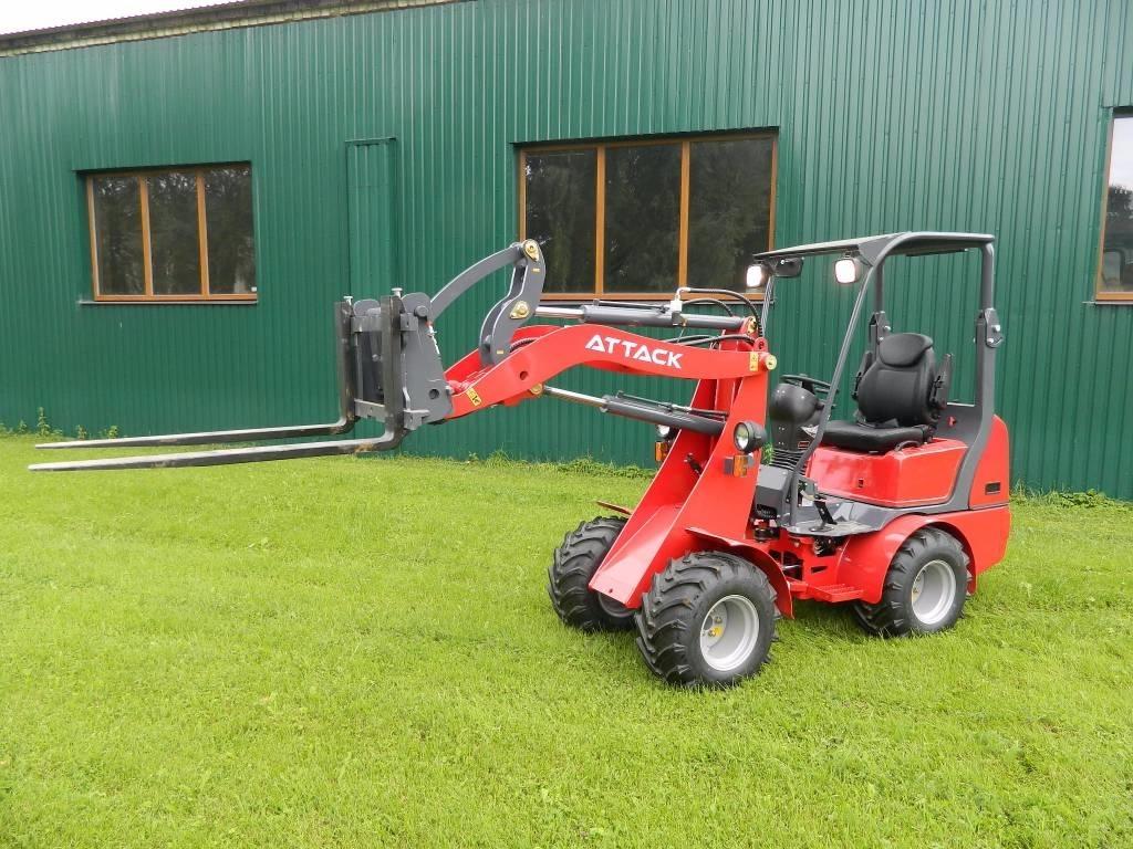 Attack 810 K33 Ekskavatori-iekrāvēji