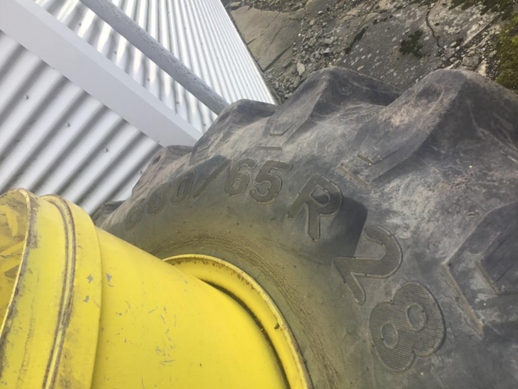 Pirelli Tvillinghjul 600/65R28 Pneumatici, ruote e cerchioni