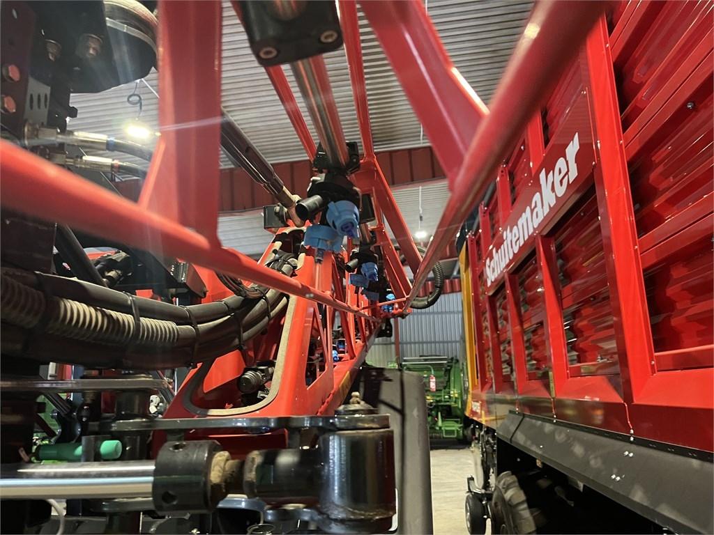 Kverneland IX Track T4 Trailed sprayers