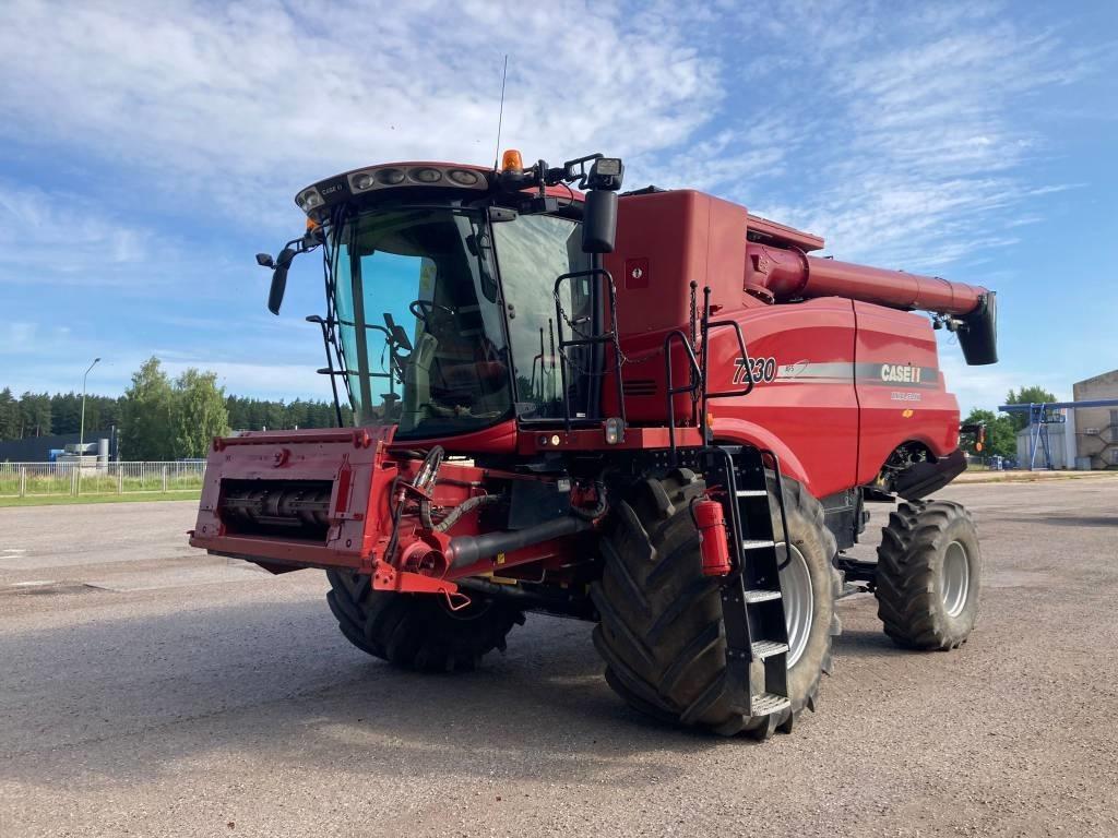 Case IH 7230 Mietitrebbiatrici