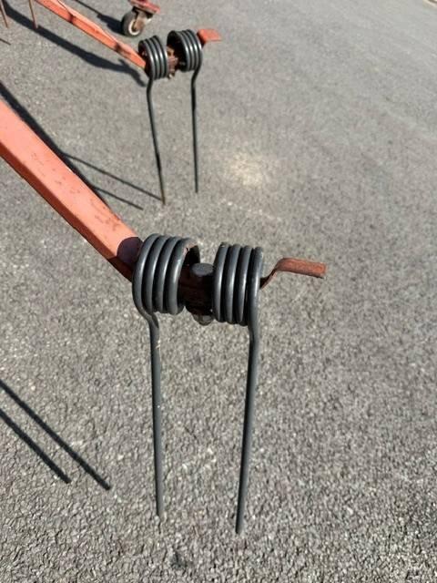 Kuhn GF 5000 mh Rakes and tedders