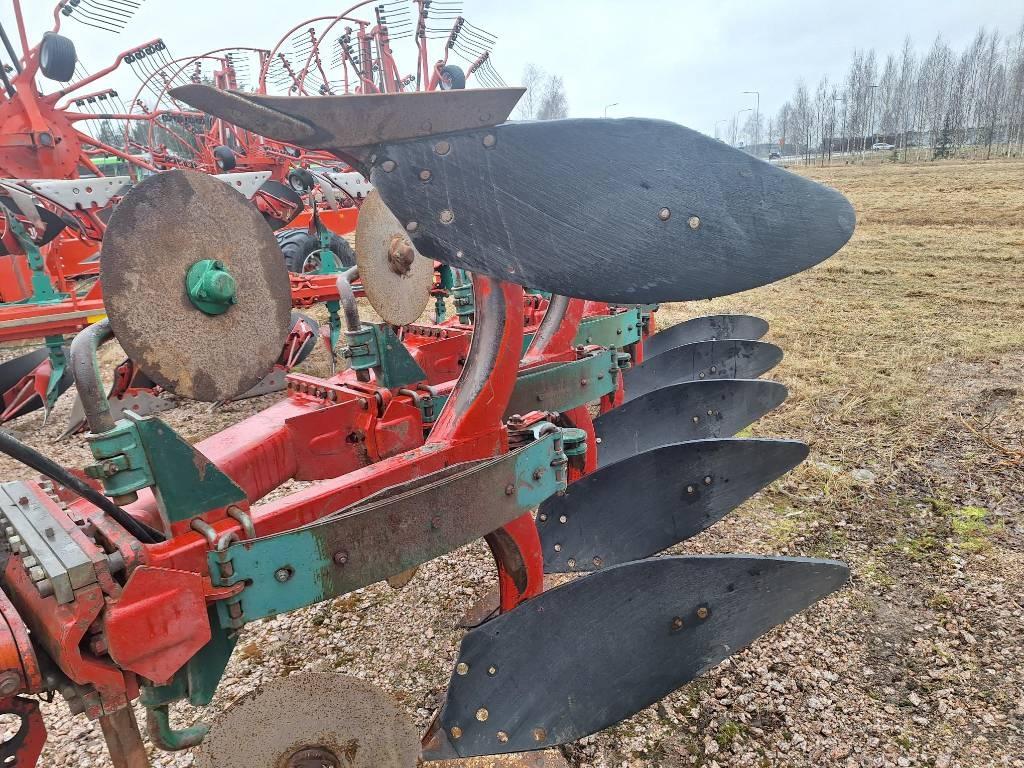 Kverneland E Reversible ploughs