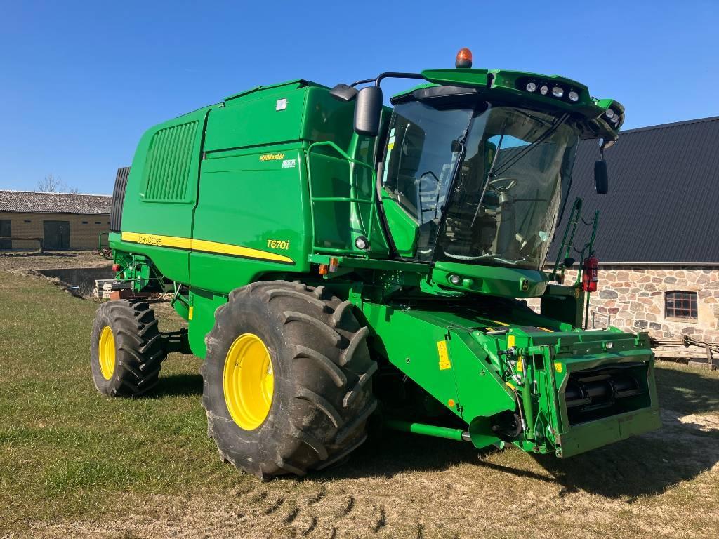 John Deere Hillmaster 670L Combine harvesters