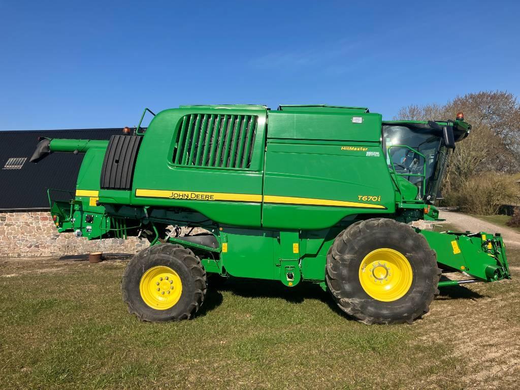 John Deere Hillmaster 670L Combine harvesters