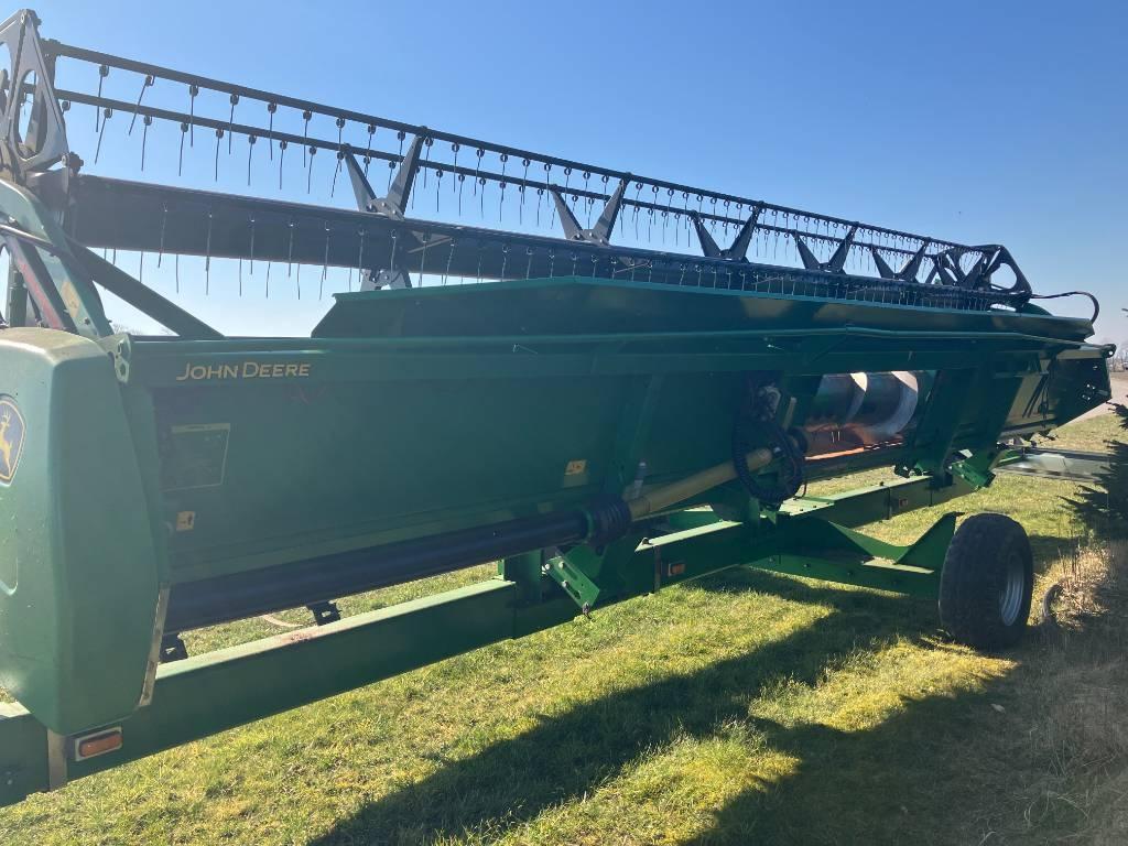 John Deere Hillmaster 670L Combine harvesters