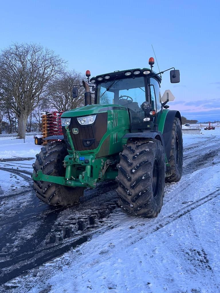 John Deere 6210 R Traktorer