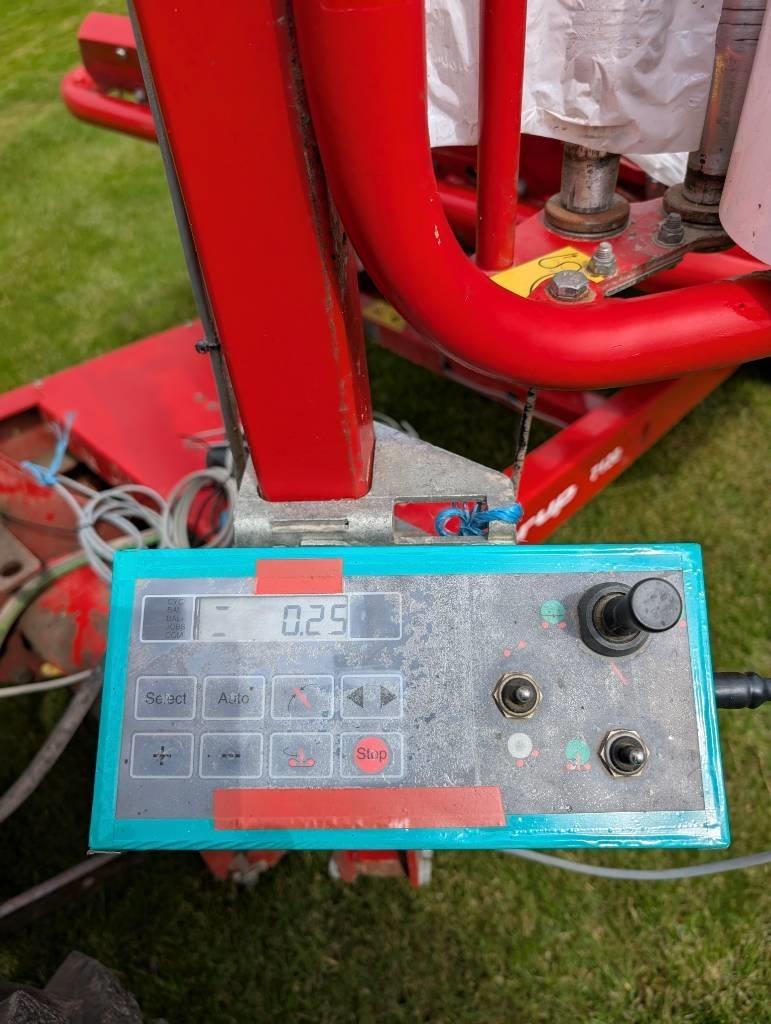 Kverneland 7120 Wrappers