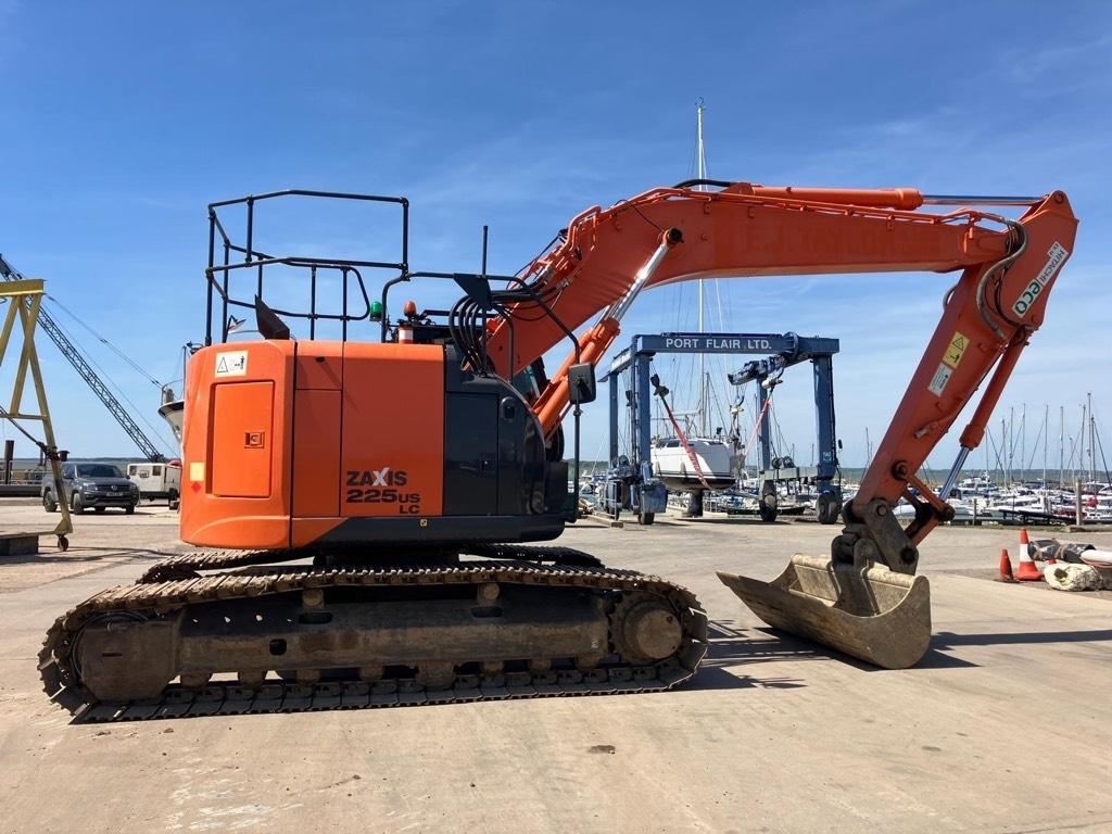 Hitachi ZX 225 US LC-5 B Excavators