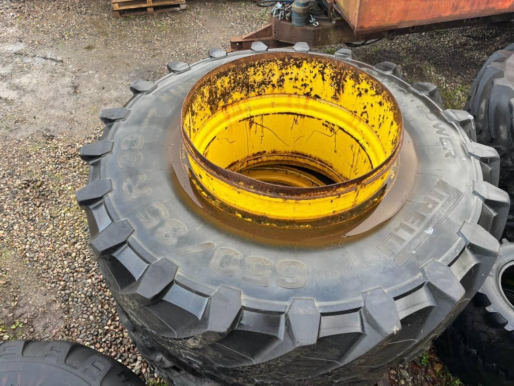  Tvillinghjul Pirelli 650/58R38 Pneumatici, ruote e cerchioni
