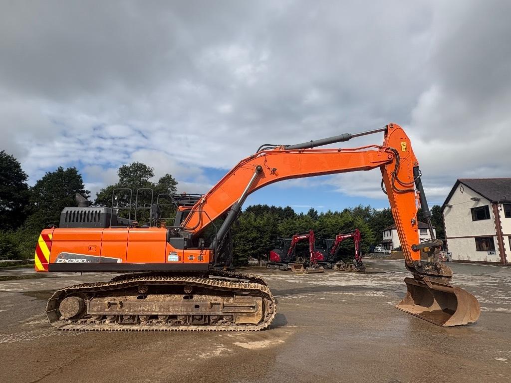 Doosan DX380LC-5 Escavatori cingolati