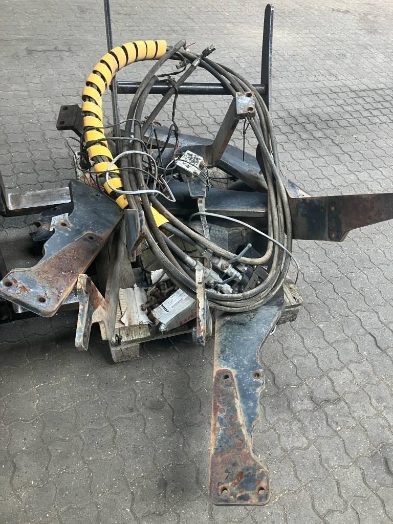 CLAAS Ålö Q7 Frontlæsservanger Altri accessori per trattori