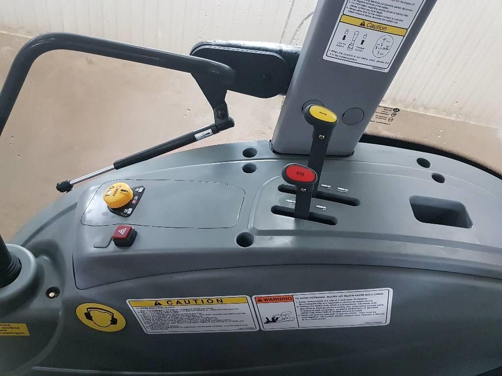 Branson 5025C Traktorer