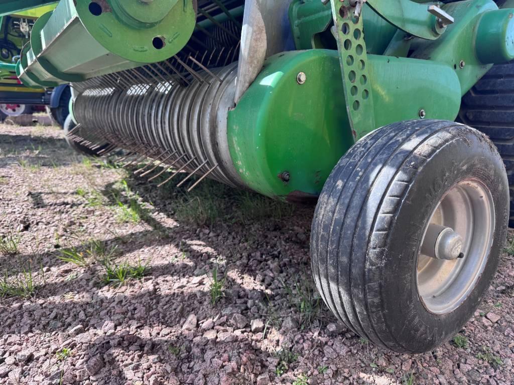 McHale F5600 Round balers