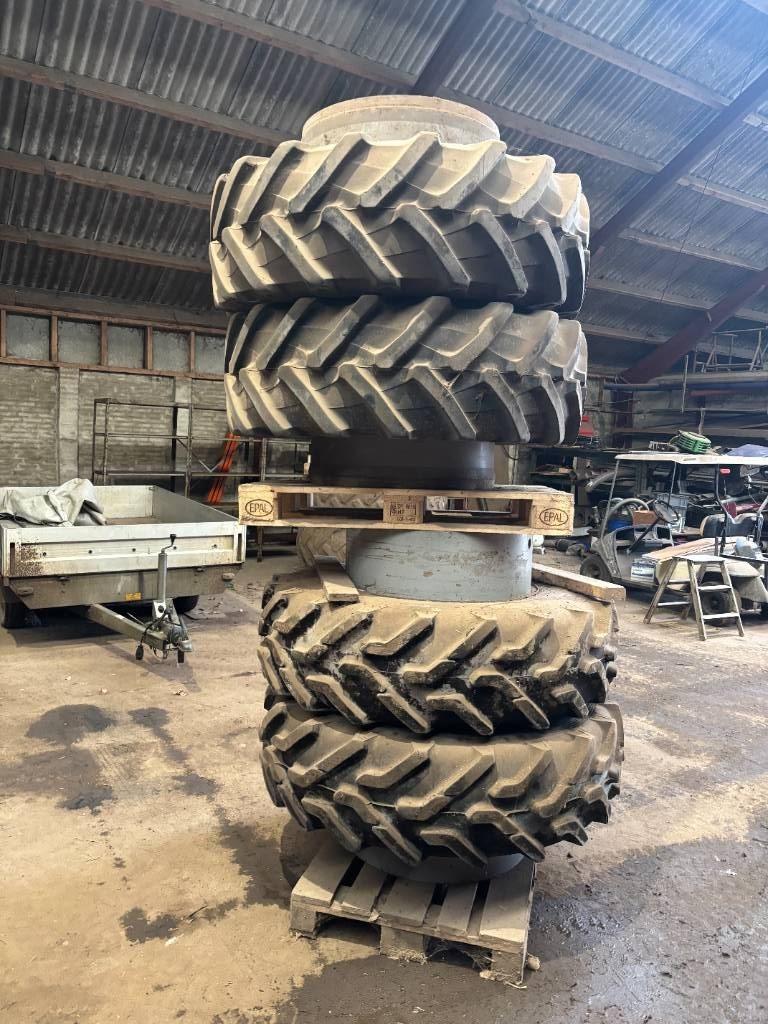  Tvillinghjul  16.9R30 Med låse Pneumatici, ruote e cerchioni