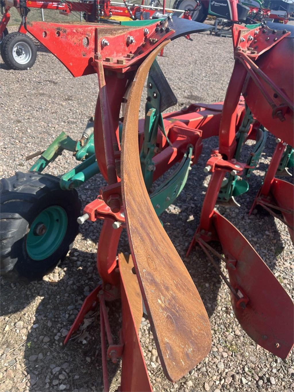 Kverneland EG 85-300 Reversible ploughs