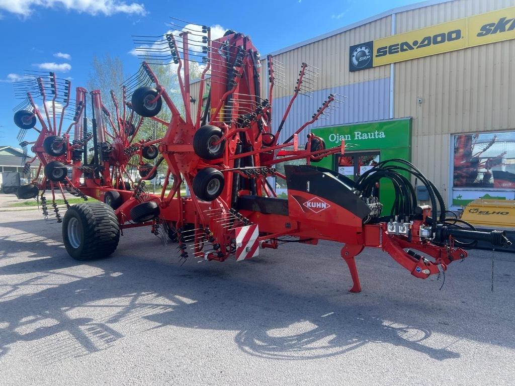 Kuhn GA 15131 4-roottorinen karhotin Windrowers