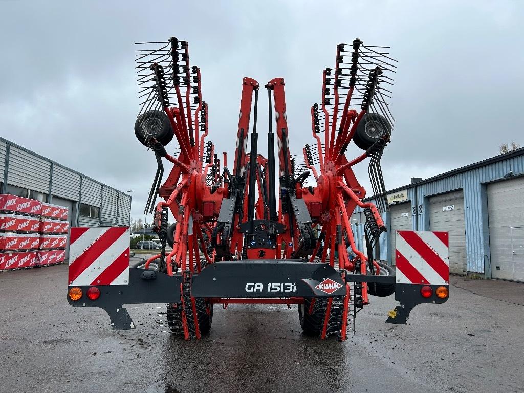 Kuhn GA 15131 4-roottorinen karhotin Windrowers