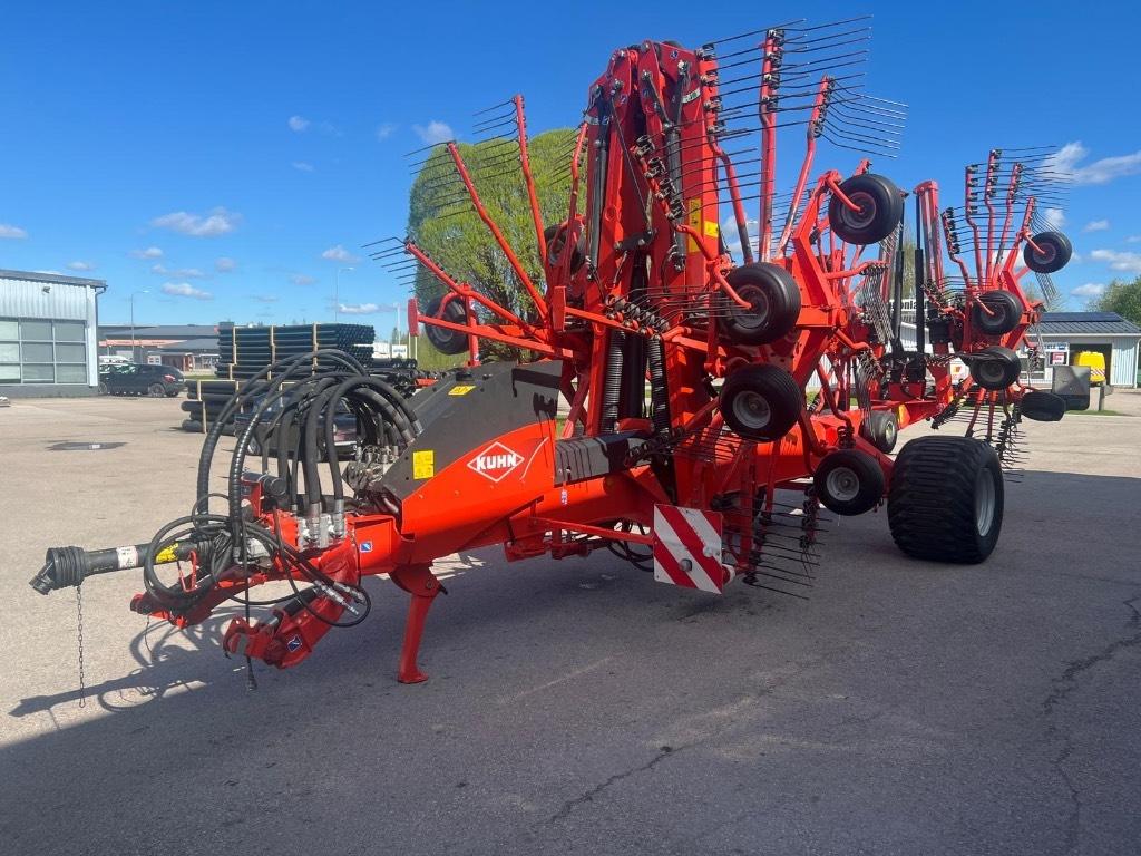 Kuhn GA 15131 4-roottorinen karhotin Windrowers