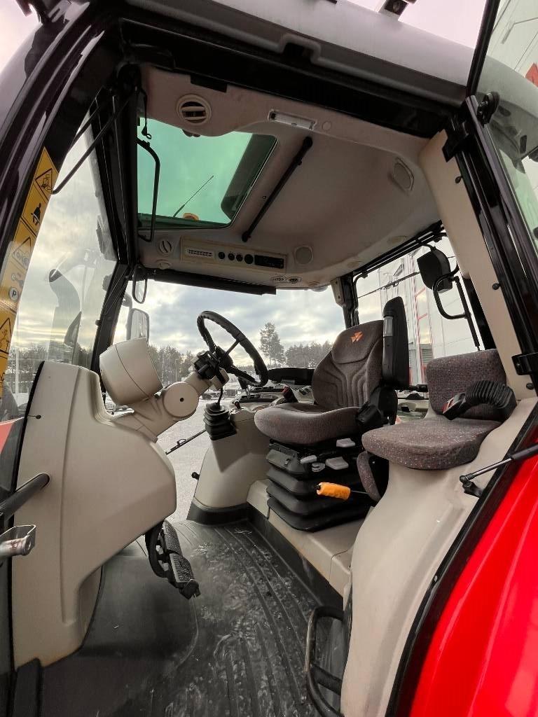 Massey Ferguson 5613 Dyna 4 Tractors