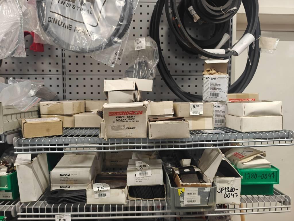 JF varaosia Sonstige Landmaschinen