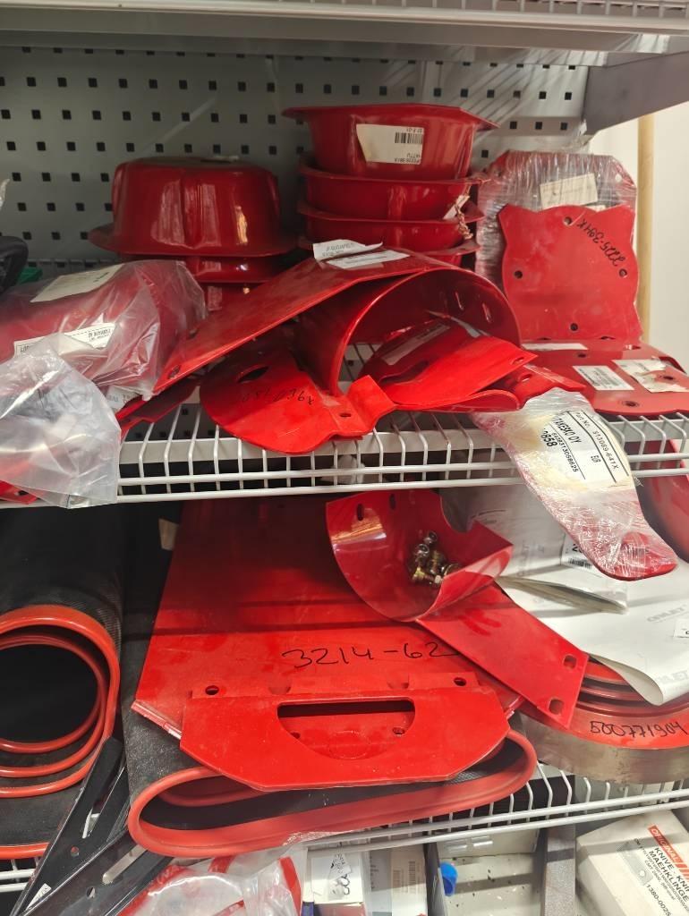 JF varaosia Sonstige Landmaschinen