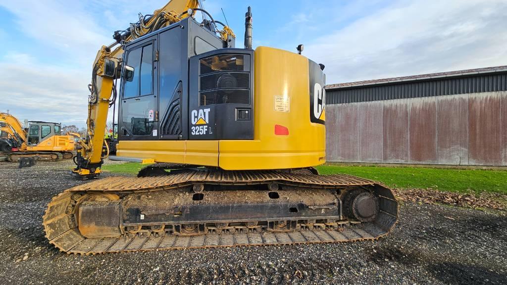 CAT 325F Crawler excavators