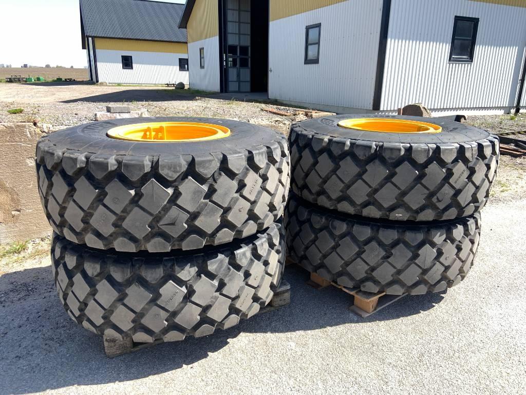 Aeolus nya 20,5x25 däck m fälg till L60H, L70H, L90H Däck, hjul och fälgar