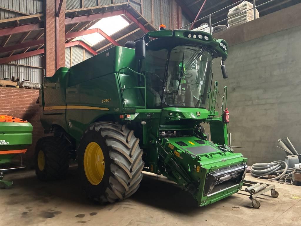 John Deere S 790i Combine harvesters