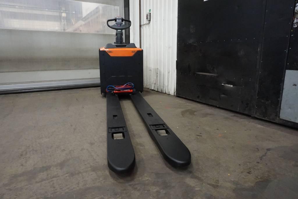 Toyota LPE250 Platform power pallet trucks
