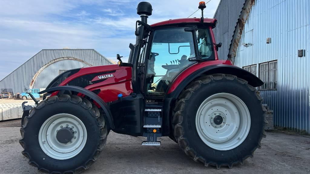 Valtra T215 Active Traktori