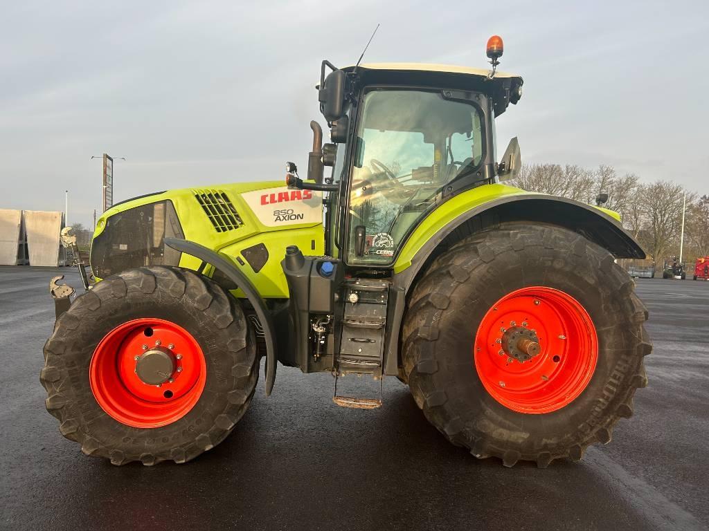 CLAAS Axion 850 Cebis Tractors