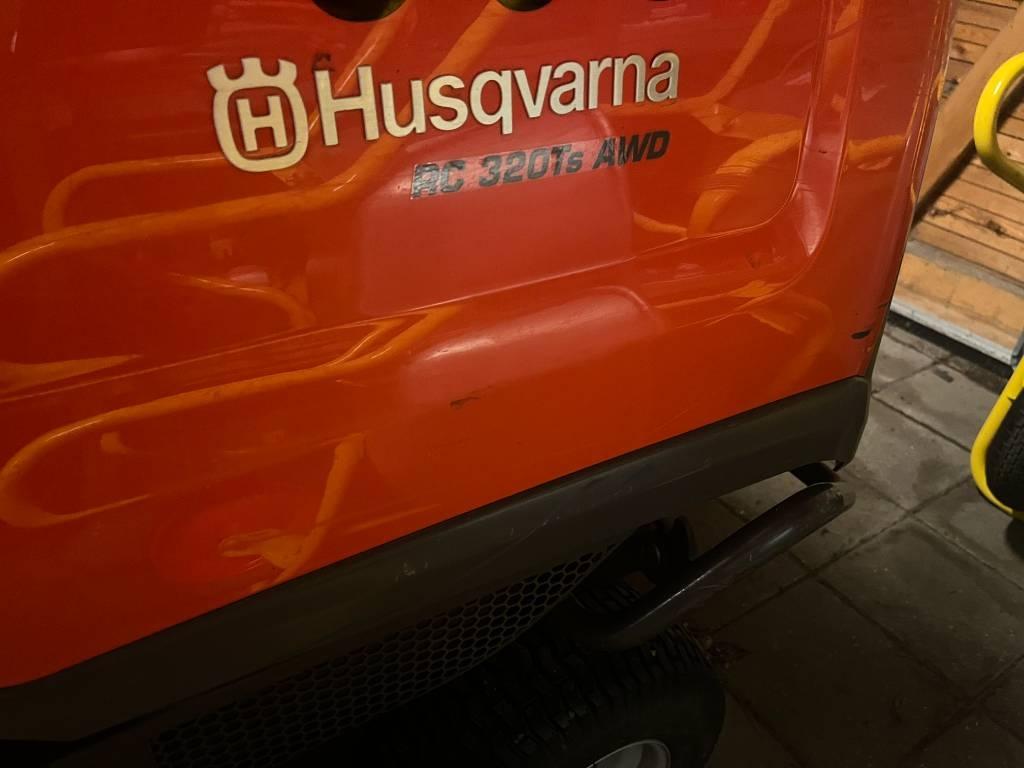 Husqvarna RC320Ts Riding mowers