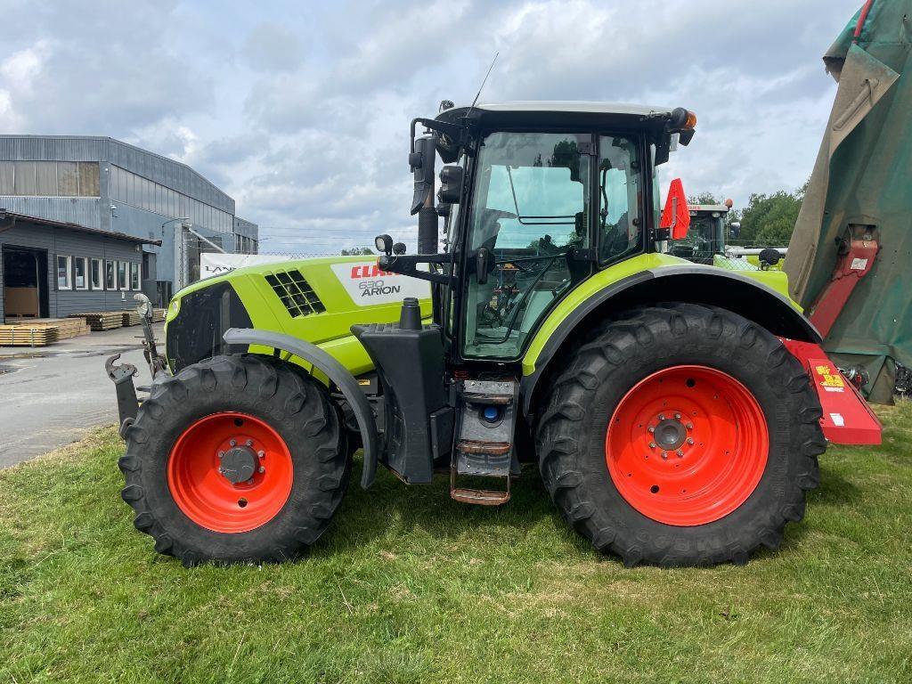CLAAS Arion 630 CIS Trattori